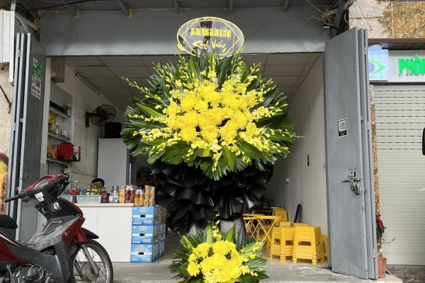 Tại sao cần Vòng Hoa Viếng?