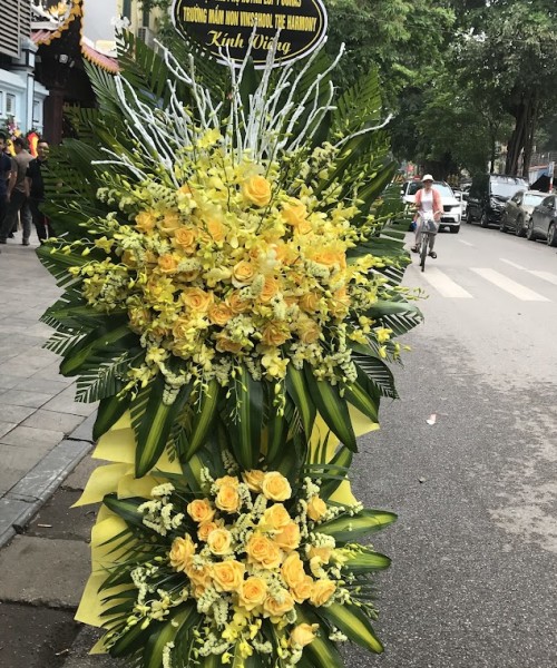 https://vonghoaviengducgianglongbien.com/image/cache/catalog/san-pham/vong-hoa-vieng/vong-hoa-vieng-himag-10-cr-500x600.jpg