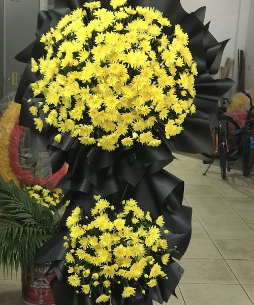 https://vonghoaviengducgianglongbien.com/image/cache/catalog/san-pham/vong-hoa-vieng/vong-hoa-vieng-himag-13-cr-500x600.jpg
