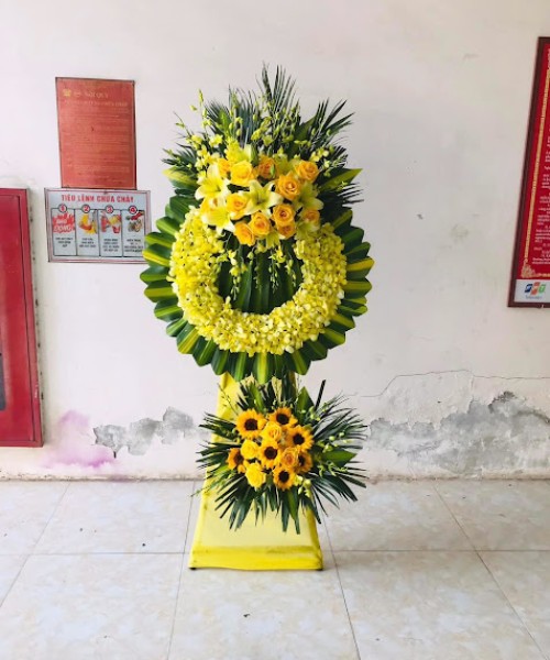 https://vonghoaviengducgianglongbien.com/image/cache/catalog/san-pham/vong-hoa-vieng/vong-hoa-vieng-himag-6-cr-500x600.jpg