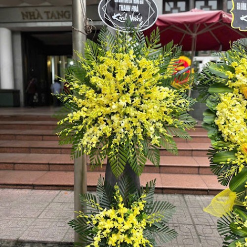 https://vonghoaviengducgianglongbien.com/image/cache/catalog/san-pham/vong-hoa-vieng/vong-hoa-vieng-himag-8-cr-500x500.jpg